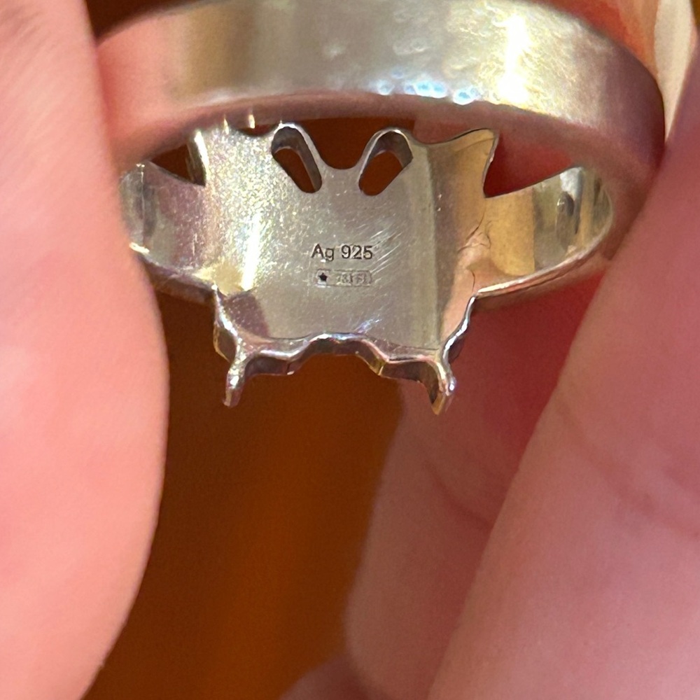 Authentic Gucci butterfly ring - Picture 2 of 4
